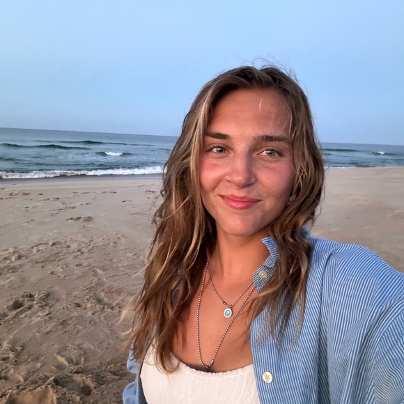 Meet your Posher, Anna - Picture 1 of 1